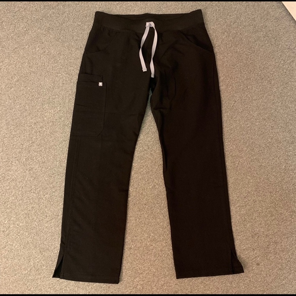 Figs Kade Cargo Scrub Pants